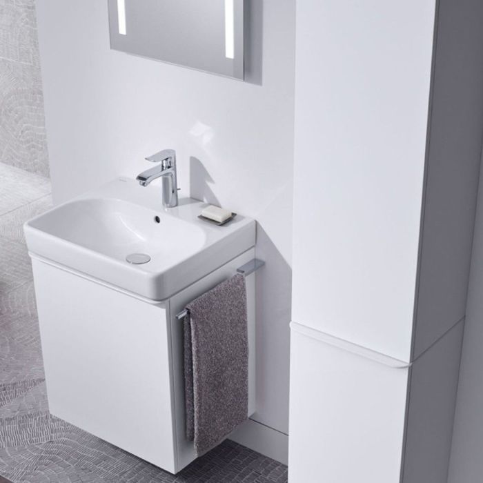 Умывальник Geberit Smyle Square 45 см, с асимметричным переливом