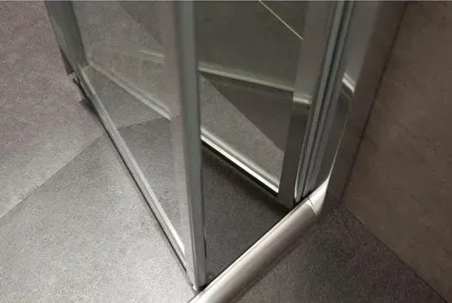 Дверь bifold 90*195, профиль хром, стекло прозрачное 5мм