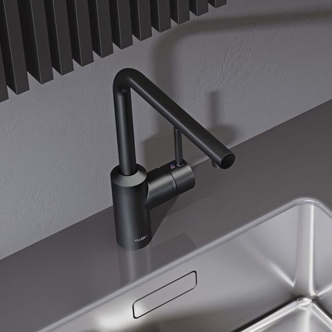 Змішувач для кухні DN 15 L-ine 428143977 чорний Kludi