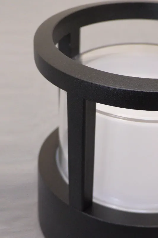 Вуличний світильник INSIDE 220, чорний