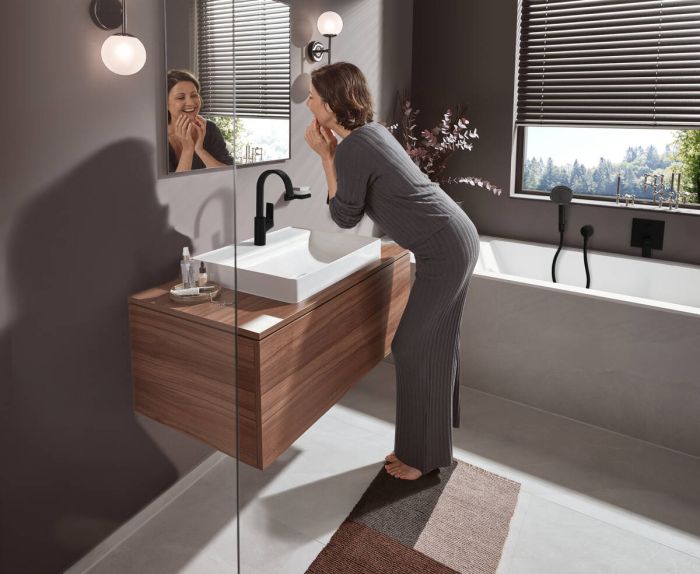 Змішувач для умивальника HANSGROHE VIVENIS 210. чорний мат