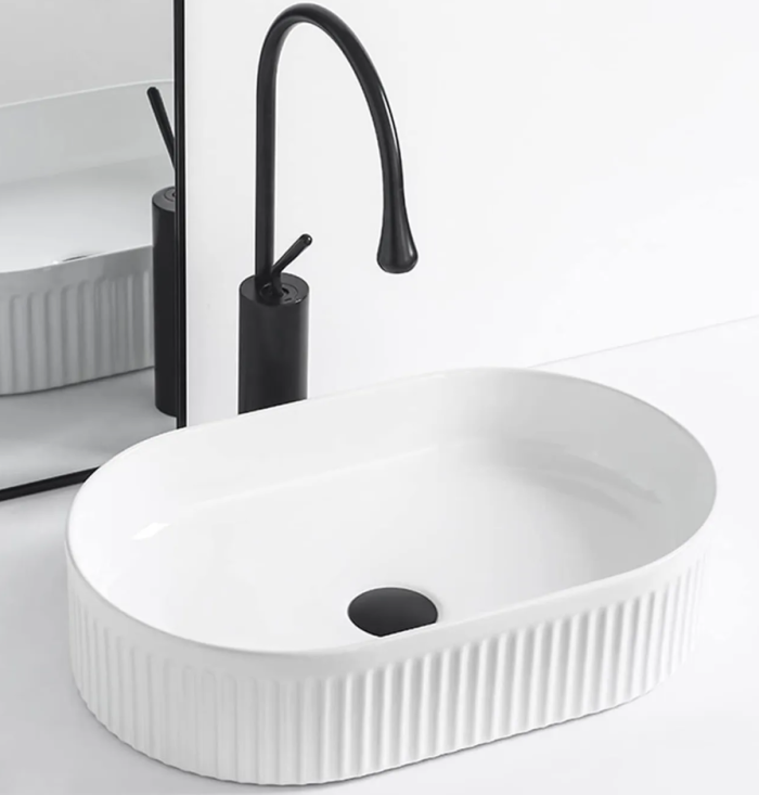 Умивальник REA VANDA WHITE накладний білий