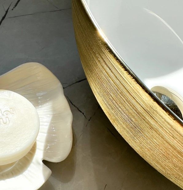 Умивальник REA STELLA BRUSHED GOLD WHITE накладний