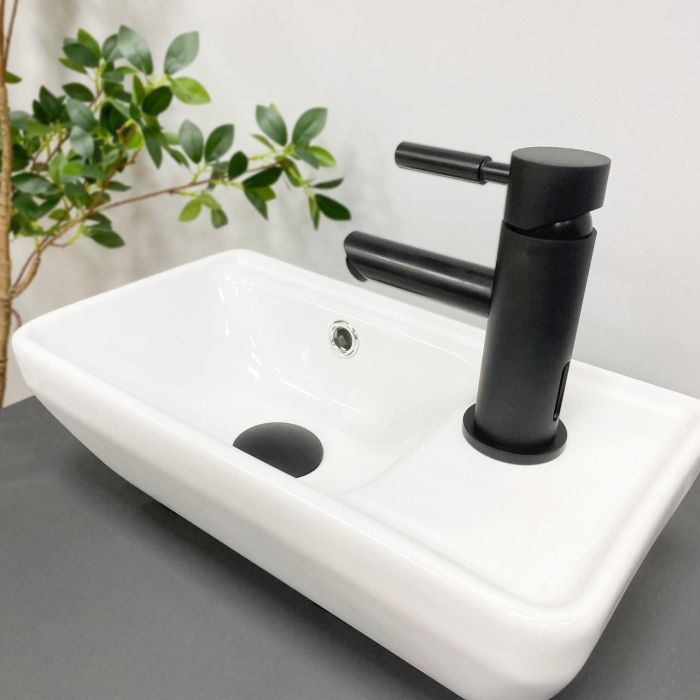 Умывальник VBI JESI L WHITE подвесной