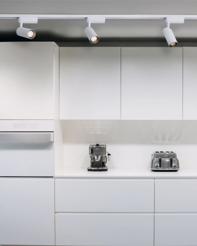 Трековий світильник Nowodvorski IRIS LED WHITE 20W, 3000K